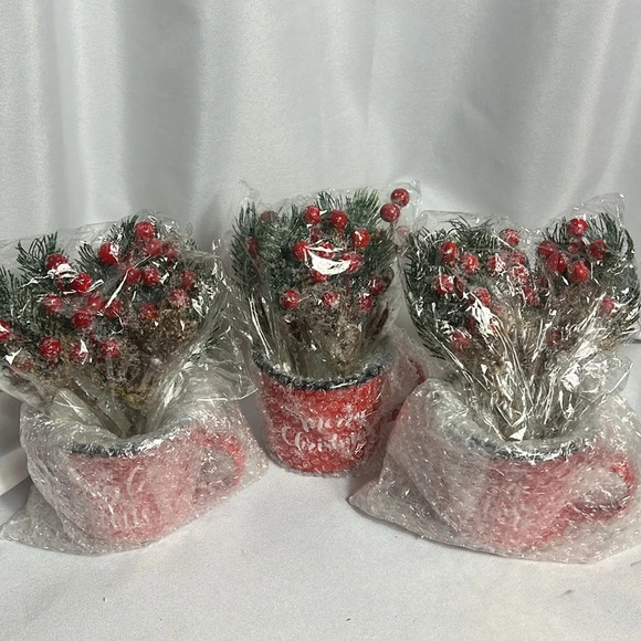 Hushee 3 Pcs Christmas Enamel Coffee Mugs 12oz Artificial Red Berry Pine 🌲 - Picture 3 of 11